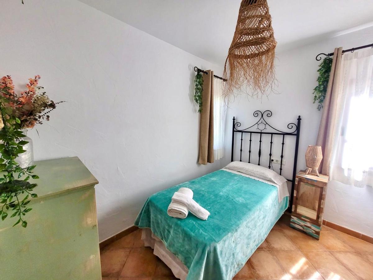 Gatu Premium Villa Lurberri Piscina Privada, 4 Dormitorios, 2 Banos, Parking , Jardines, " Preferente Mayores De 25 Anos Y Familias " In Y Barbacoa 奇克拉纳－德拉弗龙特拉 外观 照片